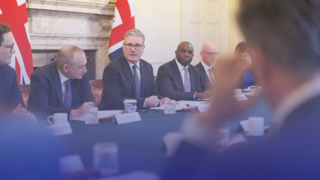 اتهامات لستارمر بدفع 260 ألف باوند لإسكات مسؤول كبير