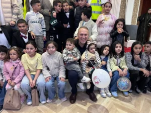 في أجواء من التكافل.. برمنغهام تحتفي بالعائلات الفلسطينية القادمة من غزة للعلاج