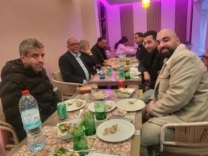 بمذاق "المنسف" وأجواء عائلية.. أبناء الأردن في بريطانيا يحيون طقوس عيد الفطر