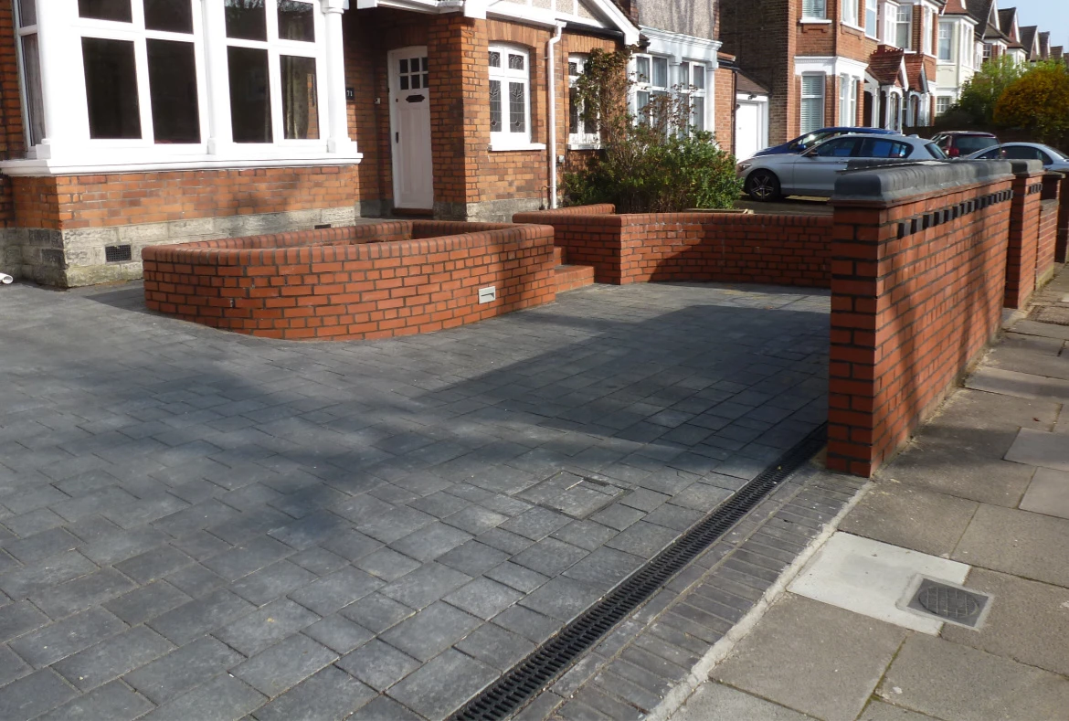 تعديل بسيط في ممر منزلك قد يحميك من خطر الفيضانات.. اكتشف السر