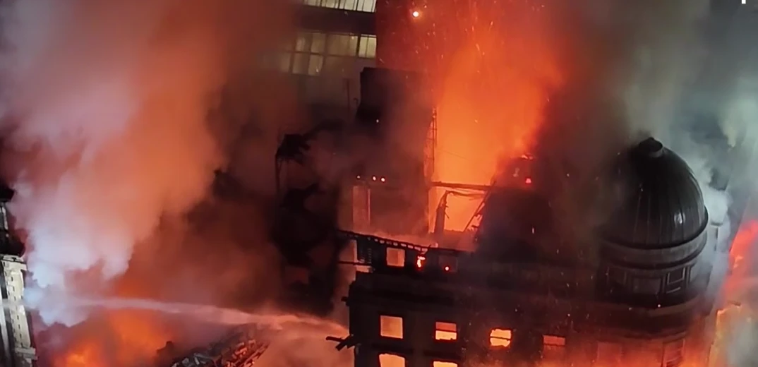 حريق ضخم يغلق قلب مدينة غلاسكو وشلل تام في حركة القطارات