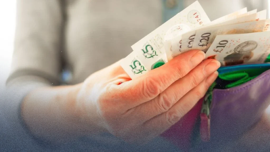 نحو مليون شخص يتجاهلون المطالبة بمبالغ تصل لـ 2600 باوند.. هل أنت منهم؟