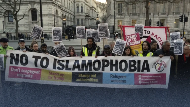 بعد وصول جرائم الكراهية لأرقام قياسية: الحكومة البريطانية تحسم الجدل حول تعريف "الإسلاموفوبيا"