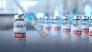 دراسة بريطانية حديثة تفسر سبب الجلطات المرتبطة بلقاحات "كورونا"