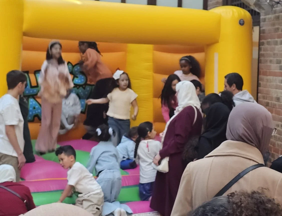 بمشاركة 500 شخص.. كينسينغتون وتشيلسي تشهد احتفالية جامعة لعيد الفطر في لندن