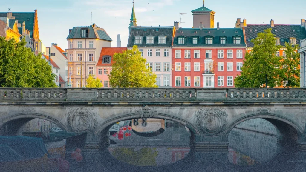 تعرف إلى قائمة أكثر الدول سعادة في العالم لعام 2026