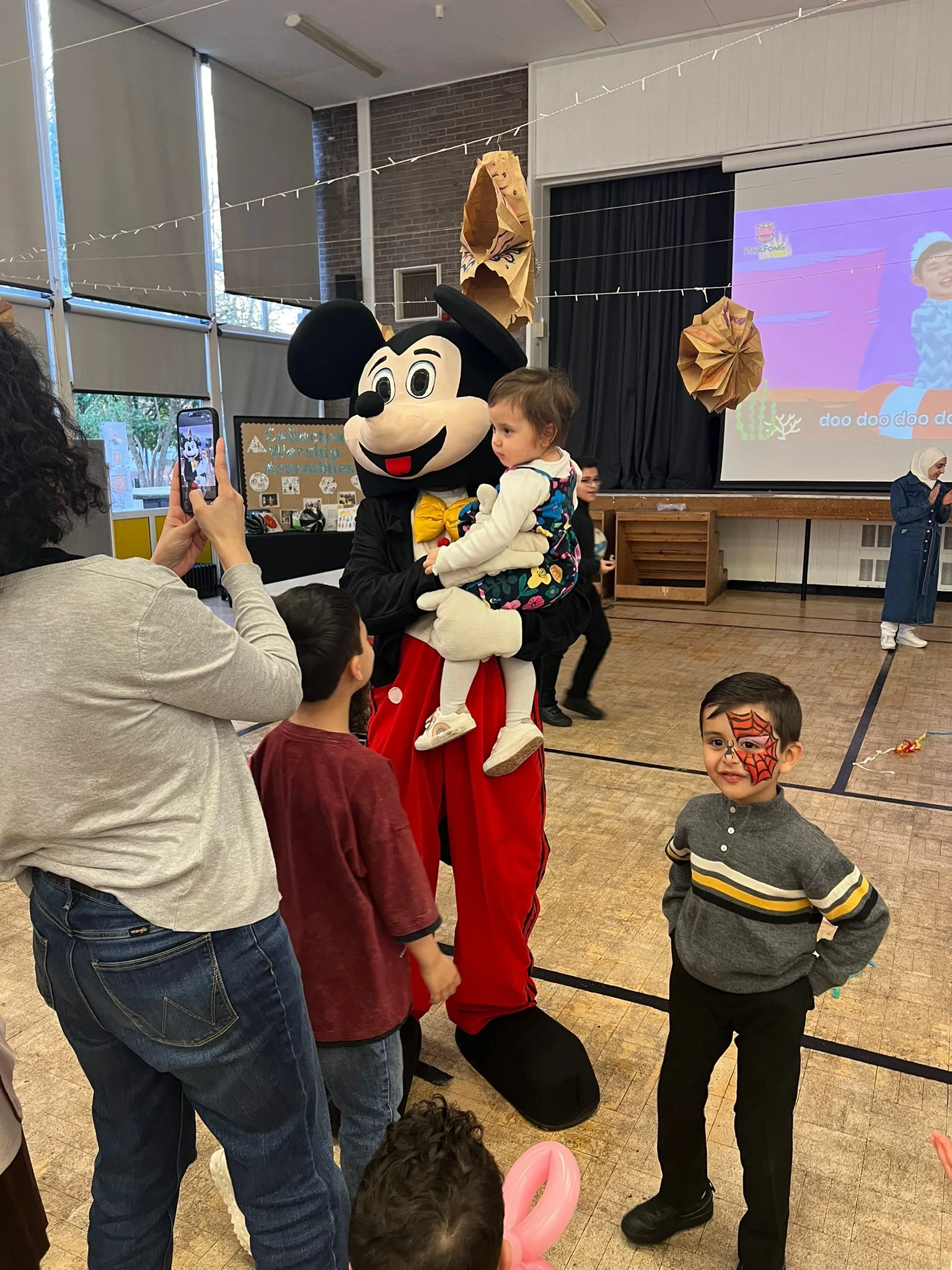 نكهة أردنية في قلب مانشستر.. ملتقى الأردنيين يجمع العائلات في احتفالية عيد الفطر