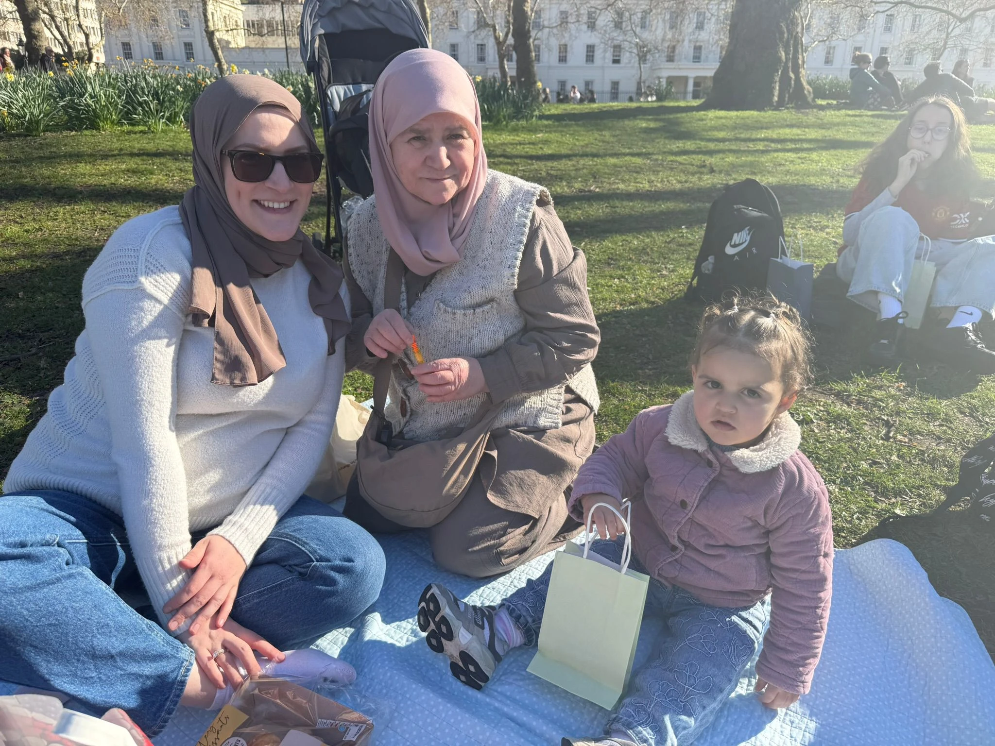In the Heart of London: "Eid Picnic" Brings Jordanian Families Together at St. James's Park