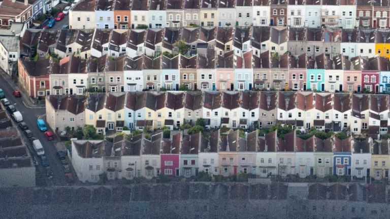 دليل السائق والمستثمر: كيف تؤثر أسعار الفائدة الجديدة في ميزانيتك في 2026؟