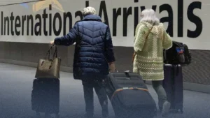 الخارجية البريطانية تجدد تعليماتها بشأن السفر لدبي والدوحة ومدن أخرى