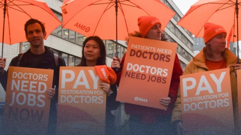 إضراب الأطباء المبتدئين في بريطانيا لمدة 6 أيام.. لهذا السبب