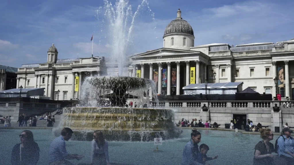 الحكومة البريطانية تدرس فرض رسوم دخول على السياح الأجانب لزيارة المتاحف الوطنية