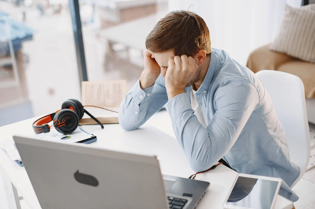 انتشار عدوى التهاب السحايا في جامعة كينت يودي بحياة طالبين