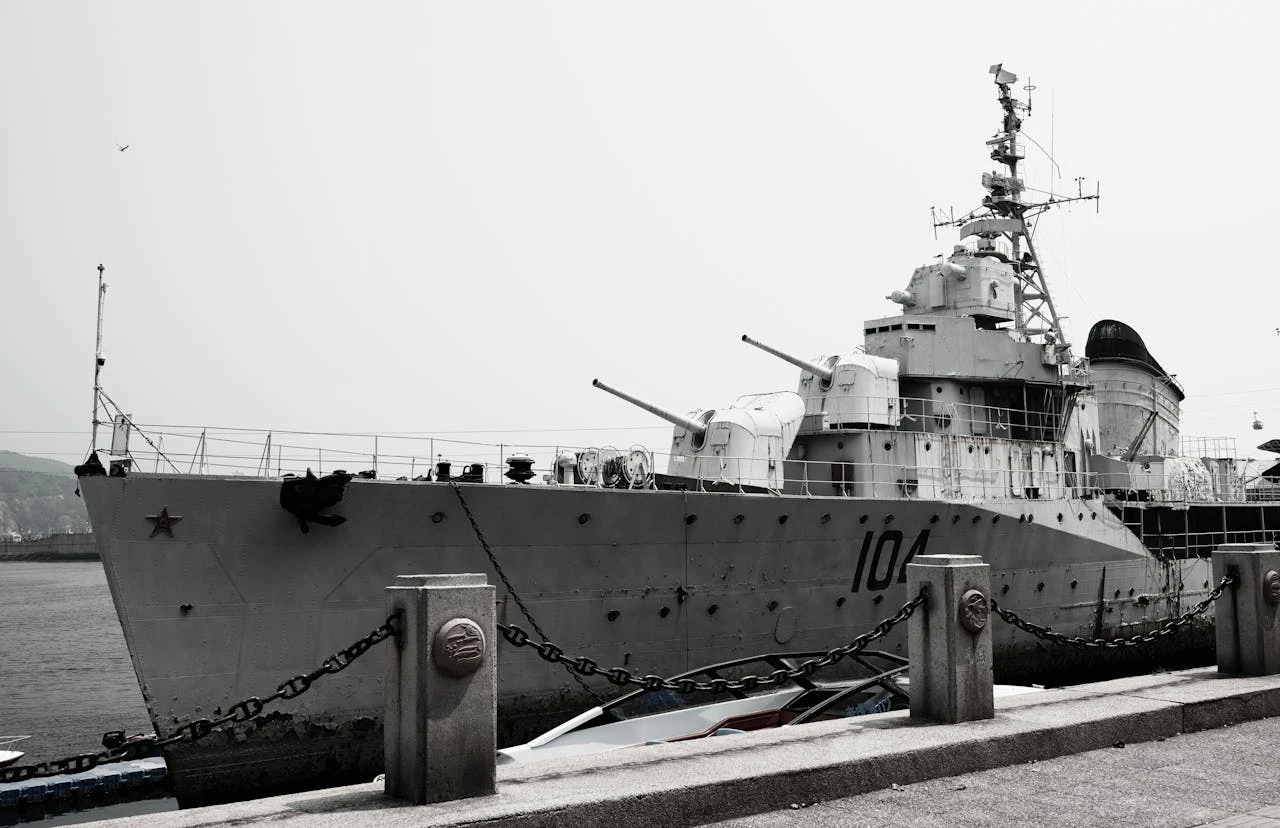 بريطانيا لا تستبعد المشاركة في ضربات جوية ضد مواقع الصواريخ الإيرانية