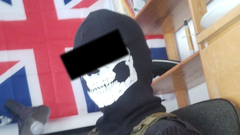 سجن مراهق بريطاني جُنّد إلكترونياً من قِبل جماعة يمينية متطرفة