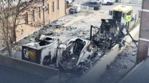 الأمن البريطاني يحقق في مزاعم صلة "إيران" بتفجير سيارات إسعاف تابعة لجمعية يهودية