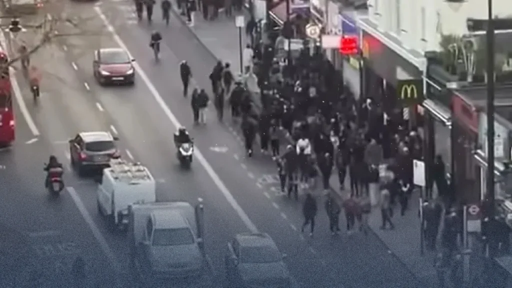 Clapham Unrest and the "Linkups" Phenomenon: Insights into Teenage Street Riots in the UK