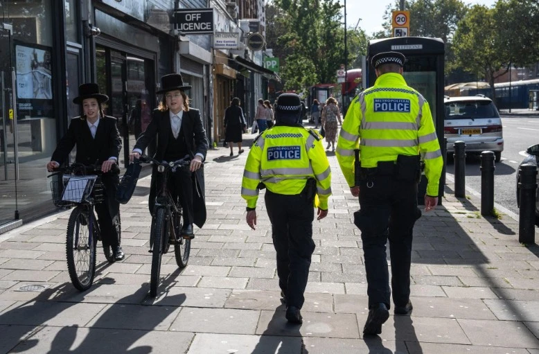 الشرطة البريطانية تعتقل رجلًا للاشتباه في تخطيطه "لأعمال إرهابية" واستهداف "مجتمعات يهودية" في لندن