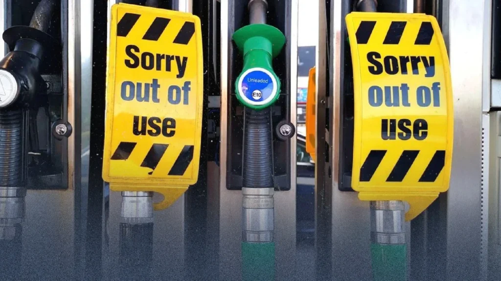 ​خطة الطوارئ الوطنية: هل تفرض بريطانيا حدودًا على كميات الوقود المسموح بشرائها؟