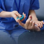 تحذير صادم: أخطاء استخدام الإنسولين داخل المستشفيات تهدد حياة مرضى السكري في بريطانيا