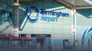 إخلاء عاجل لمطار برمنغهام: فوضى عارمة وتوقف حركة المسافرين لهذا السبب
