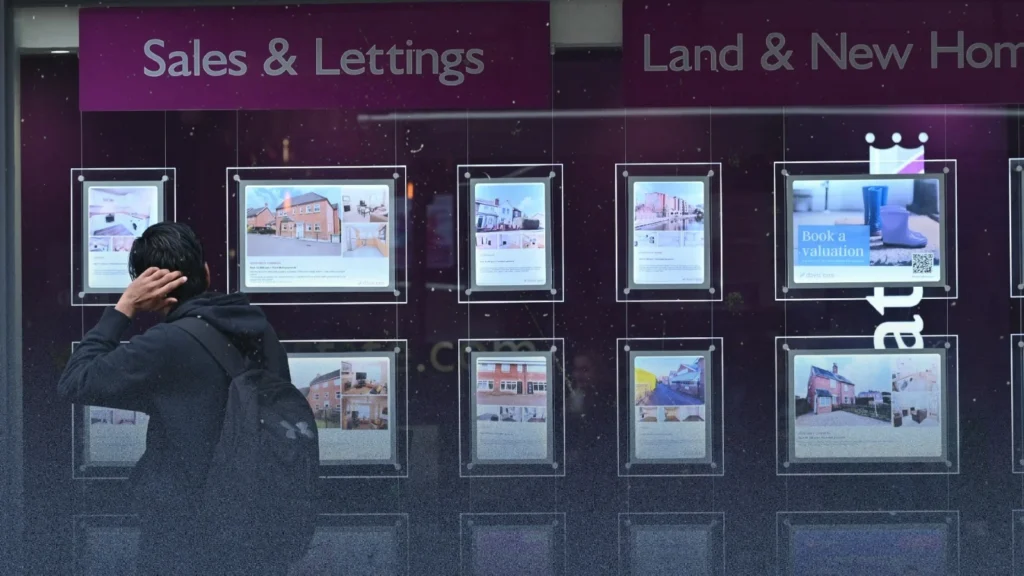 كيف أثر العدوان الأمريكي الإسرائيلي في الشرق الأوسط على أسعار المنازل في بريطانيا؟