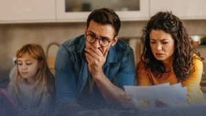 انخفاض مستوى المعيشة في بريطانيا بعد صدمة أسعار الطاقة: تقرير حديث يحذر