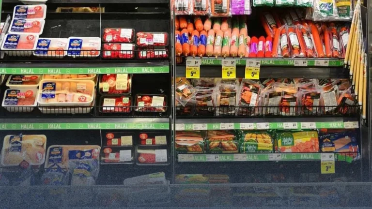 كيف تحولت بريطانيا إلى الوجهة الأولى للأغذية المتوافقة مع الشريعة في أوروبا؟ وما البلد الأول عالمياً؟