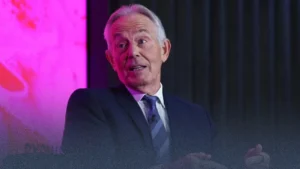 توني بلير يطالب بوقف المساعدات المالية عن البريطانيين المصابين بهذه الحالات