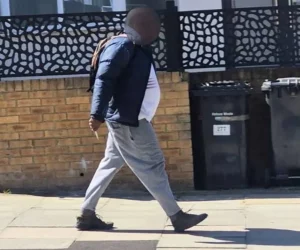 ما الذي نعرفه حتى الآن عن المشتبه به في جريمة طعن "جولدرز جرين" ؟