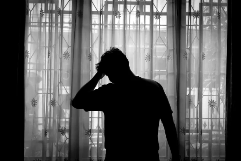 بينما ترفض الحكومة الإفصاح.. بيانات مسربة تكشف وفاة 54 طفل لاجئ في نظام الرعاية