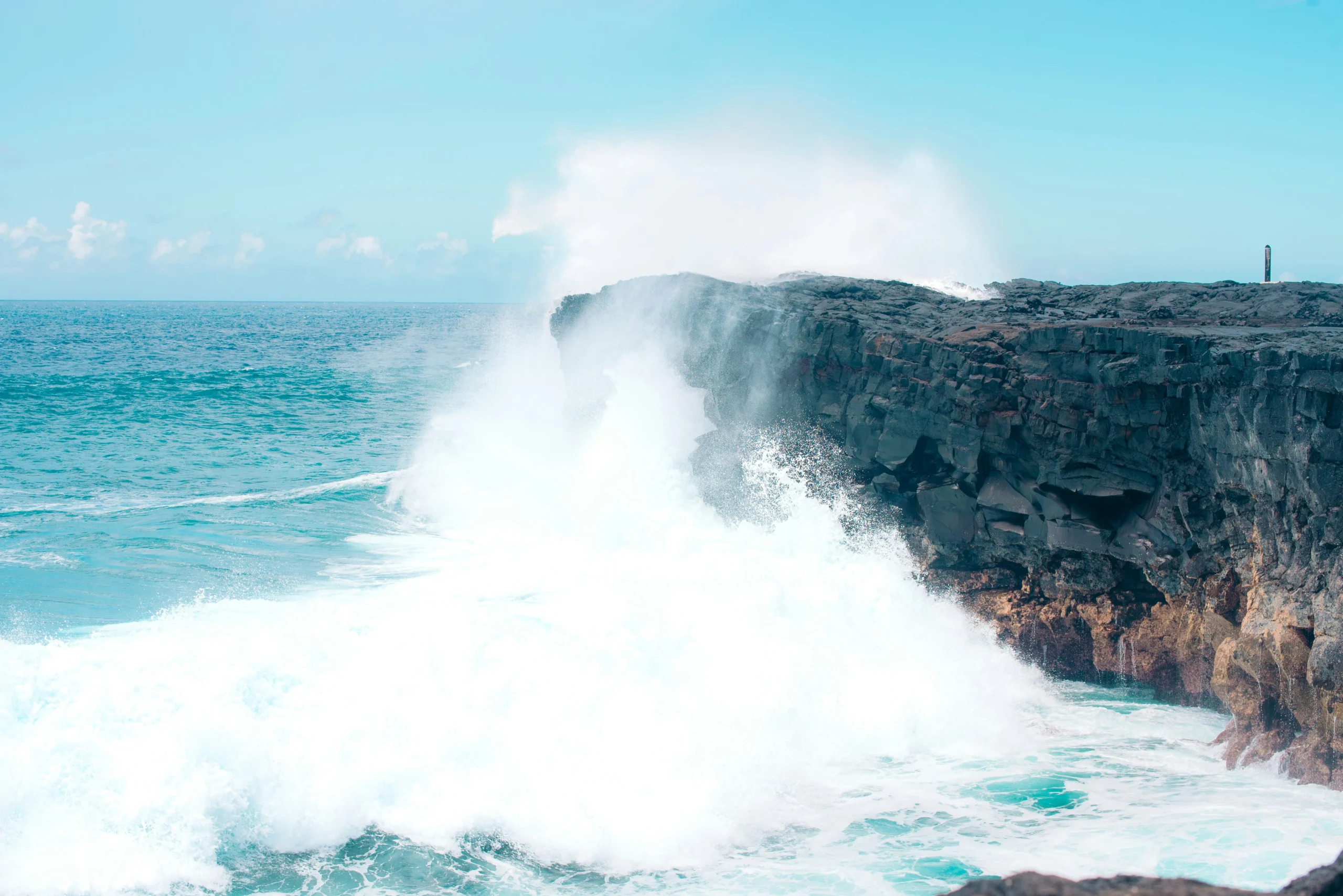 عاصفة “ديف” تضرب اسكتلندا وهيئة الأرصاد تحذر من ثلوج ورياح عاتية