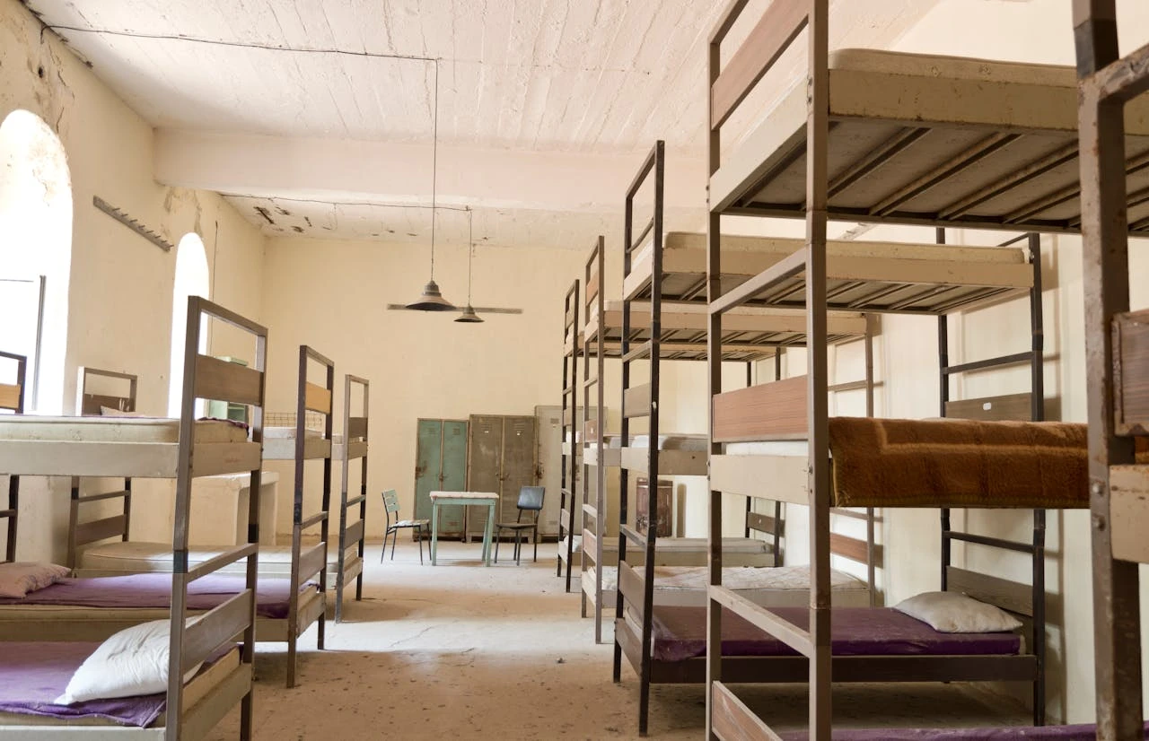 وفاة 104 أطفال في إنجلترا بسبب "السكن المؤقت": أرقام صادمة لأزمة الإسكان