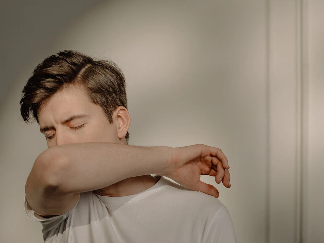 القطاع الصحي NHS ينصح الأسر بإغلاق النوافذ لهذا السبب