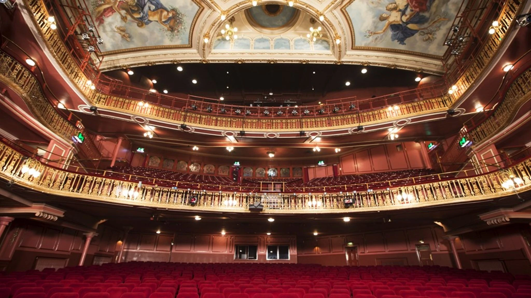 دليل شراء تذاكر المسرح في لندن بأفضل الأسعار