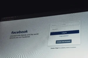 ما هو "Passkey" وكيف يعمل؟ دليل مبسط لأمان الحسابات دون كلمة مرور