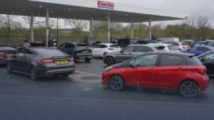 نصائح للسائقين في بريطانيا لخفض السرعة وتقليل استهلاك الوقود