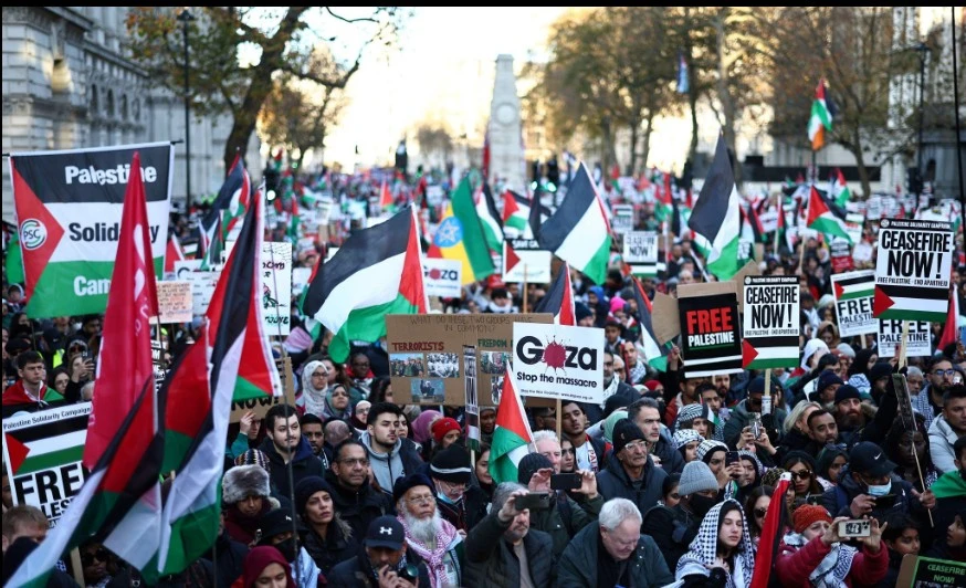 بريطانيا تمنع 7 محرضين من دخول البلاد للمشاركة في مسيرة لليمين المتطرف