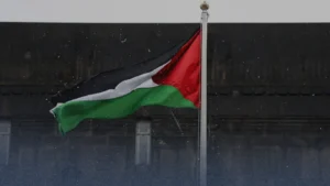 بريطانيا تحرم فنانين فلسطينيين من التأشيرة وتتسبب في تأجيل فعالية "أصوات التضامن" بلندن