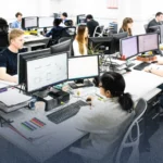 خبراء يطالبون بتقليص أيام العمل في بريطانيا إلى أربعة أيام