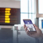 دليلك الشامل: أي شركات الطيران تتطلب تذاكر رقمية وأيها لا تزال تقبل الورق؟