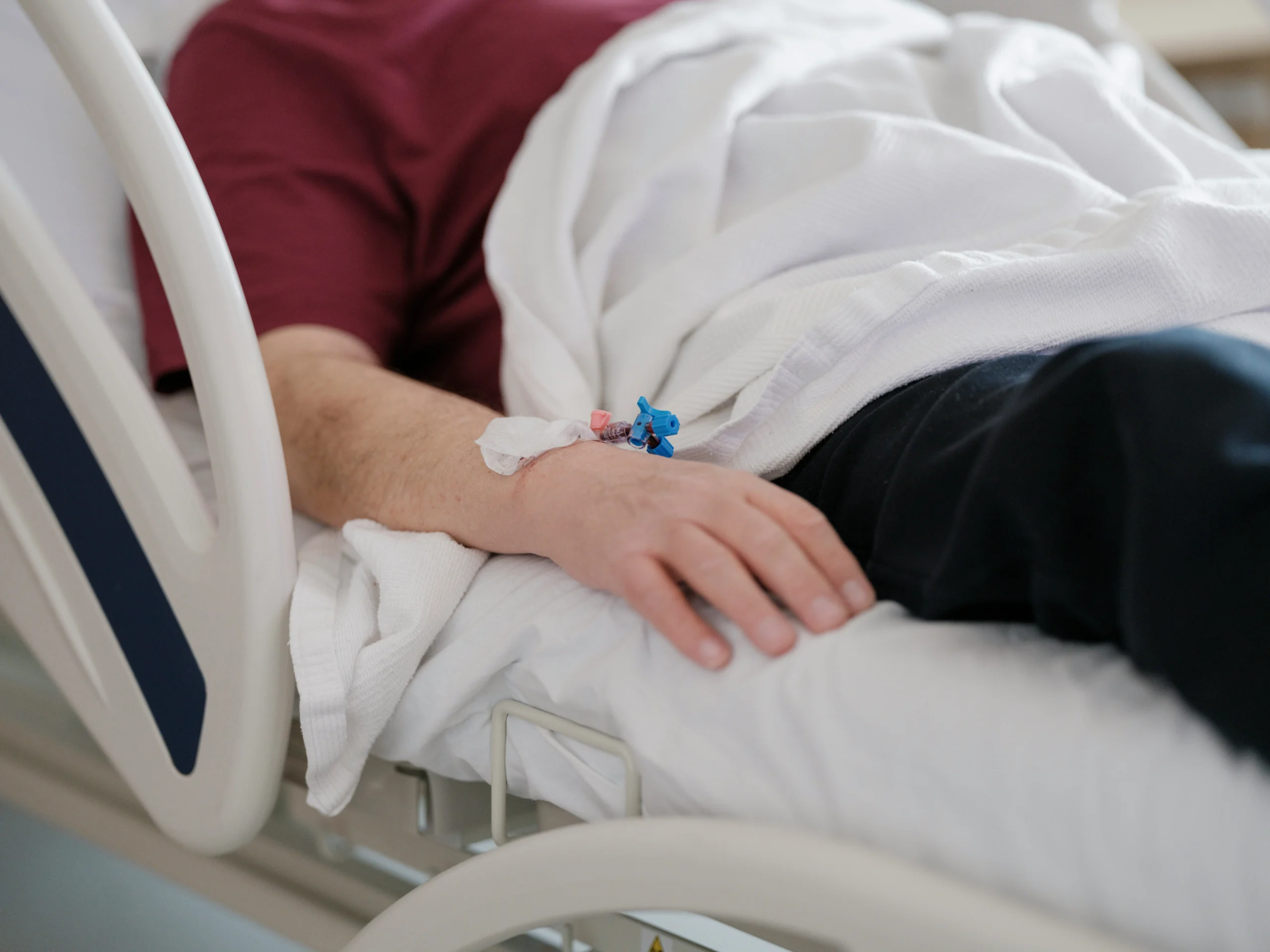 حقنة في دقيقتين: NHS تبدأ تقديم علاج متطور لآلاف المصابين بالسرطان في إنجلترا