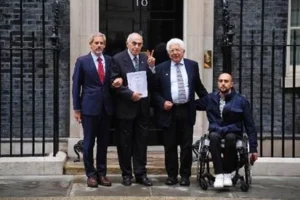 حملة “الاعتذار لفلسطين” تمنح الحكومة البريطانية مهلة أخيرة قبل اللجوء للقضاء
