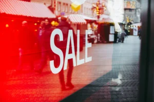 أين تتسوق بأرخص الأسعار في لندن؟ دليلك لأشهر أسواق التخفيضات بخصومات تصل إلى 70%