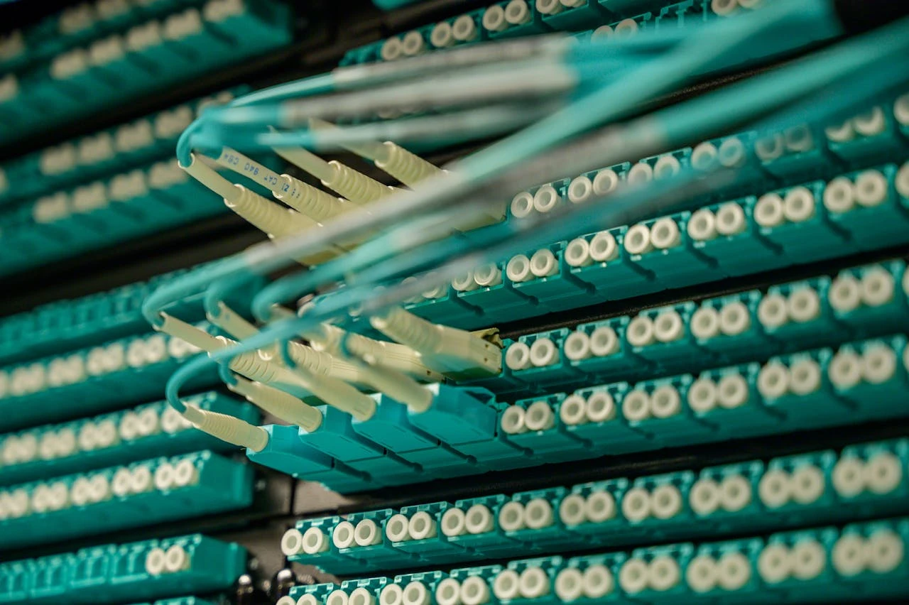 4 من كل 10 بريطانيين يواجهون صعوبة في الاتصال بشبكات 4G و5G أثناء التنقل