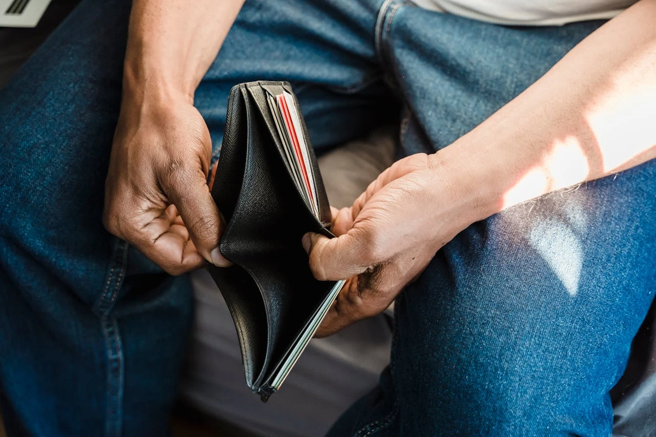 بنك إنجلترا يحذر: ارتفاع قياسي في أسعار الطاقة والغذاء يهدد جيوب البريطانيين