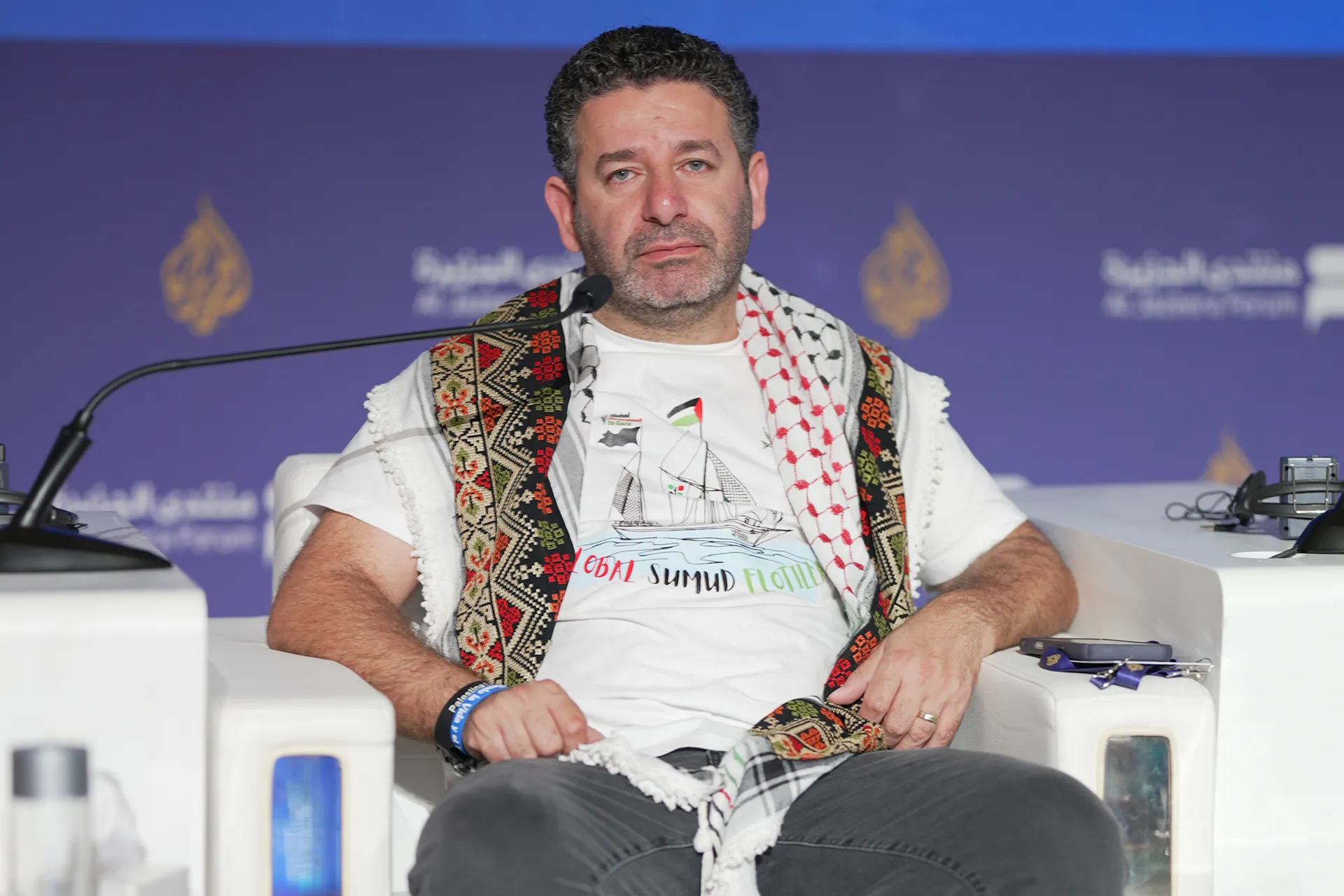 ناشطون بريطانيون يكشفون تفاصيل الاعتداء على "أسطول الصمود" من قبل الاحتلال الإسرائيلي