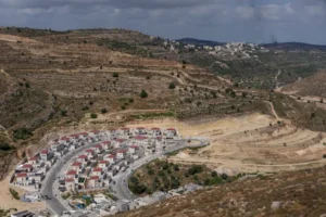 منظمة العفو الدولية تطالب بريطانيا بإلغاء معرض إسرائيلي يروّج لبيع أراضٍ فلسطينية