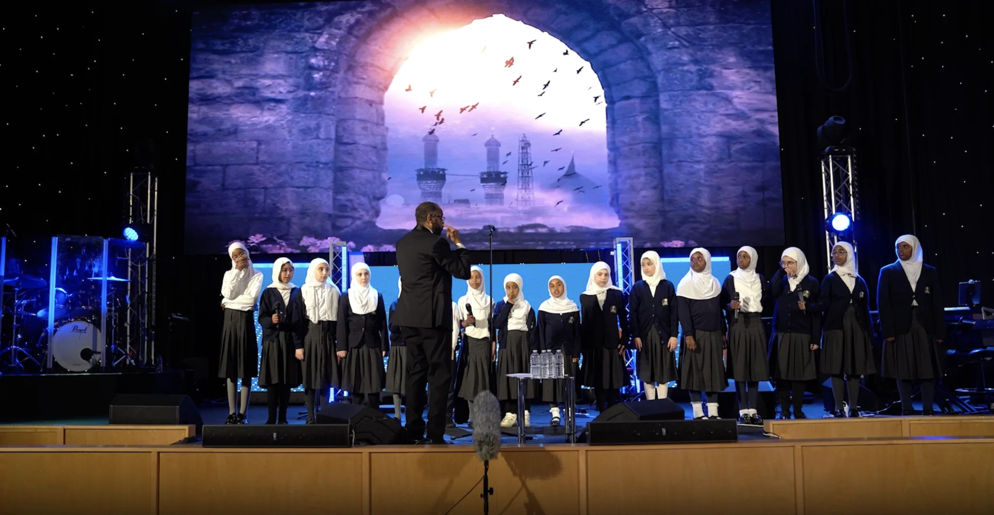 London experiences an exceptional spiritual atmosphere during the first evenings of 'Spiritual Nights' with the vocalist Ali El Mededi