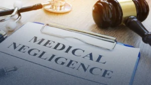 الأطباء وهيئة الصحة البريطانية NHS مهددون بالملاحقة القضائية لهذا السبب